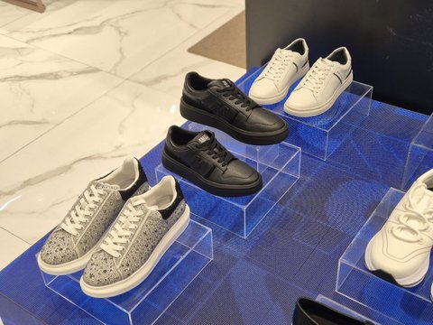 Steve Madden Launches Its First Men's Collection in Indonesia, Featuring Formal to Casual Models