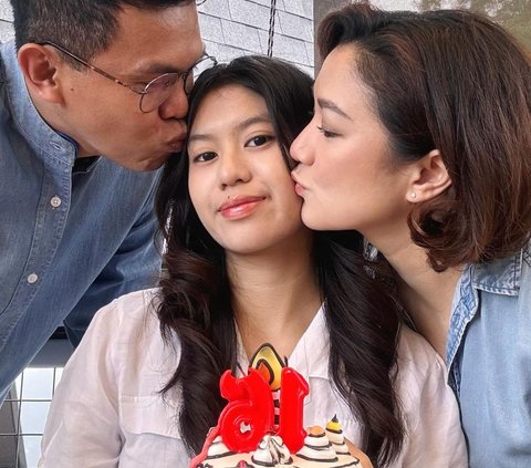 Jarang Tersorot, ini Potret Cantik Radinka Mikayla Anak Melly Mono Kini Menginjak Usia 16 Tahun