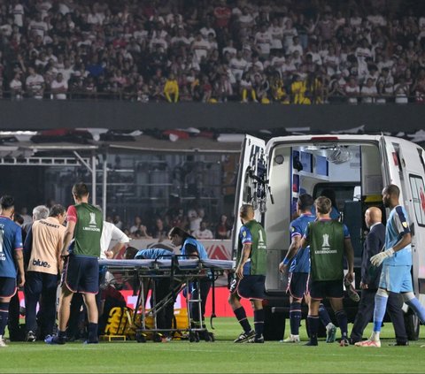 FOTO: Sepakbola Berduka, Ini Momen Bek Uruguay Kolaps di Atas Lapangan hingga Akhirnya Meninggal Dunia