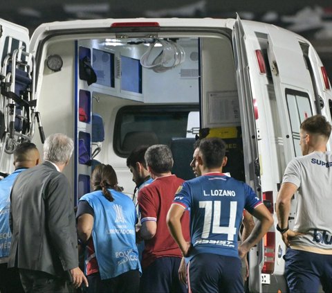 FOTO: Sepakbola Berduka, Ini Momen Bek Uruguay Kolaps di Atas Lapangan hingga Akhirnya Meninggal Dunia