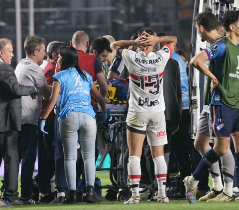 FOTO: Sepakbola Berduka, Ini Momen Bek Uruguay Kolaps di Atas Lapangan hingga Akhirnya Meninggal Dunia