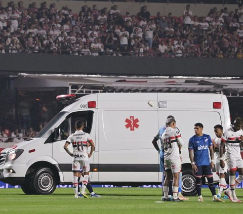 FOTO: Sepakbola Berduka, Ini Momen Bek Uruguay Kolaps di Atas Lapangan hingga Akhirnya Meninggal Dunia