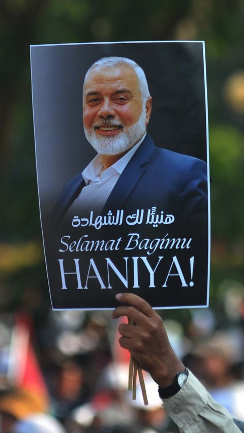 FOTO: Geruduk Kedubes AS, Ribuan Pendukung Palestina Gelar Aksi Solidaritas untuk Pemimpin Hamas Ismail Haniyeh