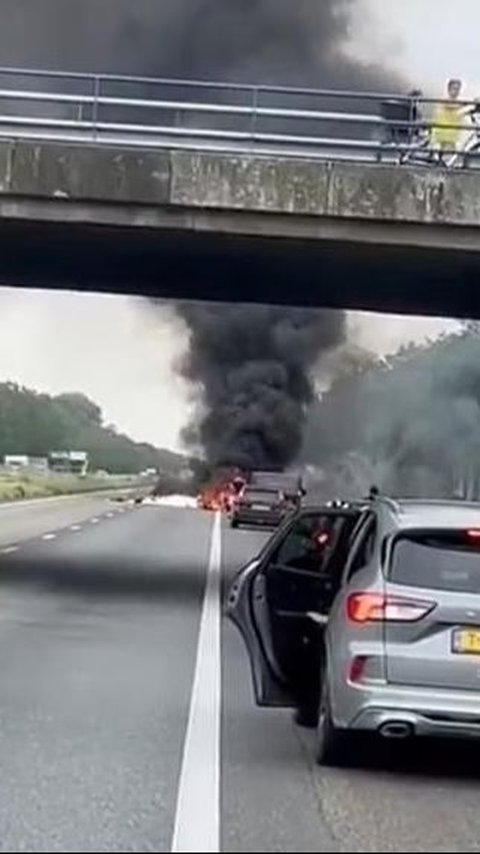 Tense Moments of an Airplane Crash on the Highway, Car Driver Panics as Debris Flies