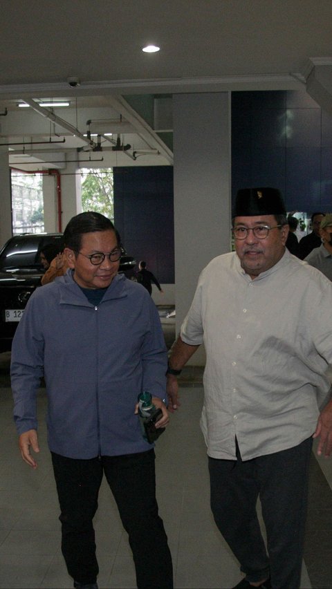 FOTO: Momen Pramono-Rano Karno Jalani Tes Kesehatan untuk Pilkada Jakarta, Diwarnai Raut Deg-degan Takut Disuntik