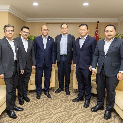 Menteri Investasi/Kepala Badan Koordinasi Penanaman Modal (BKPM), Rosan Roeslani di Singapura
