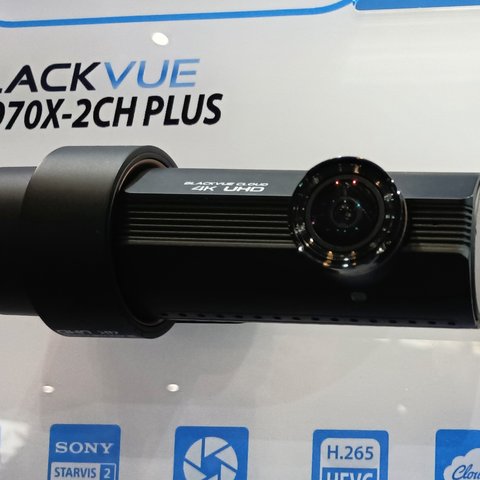 Kamera dashboard juga berperan dalam meningkatkan keamanan saat berkendara.