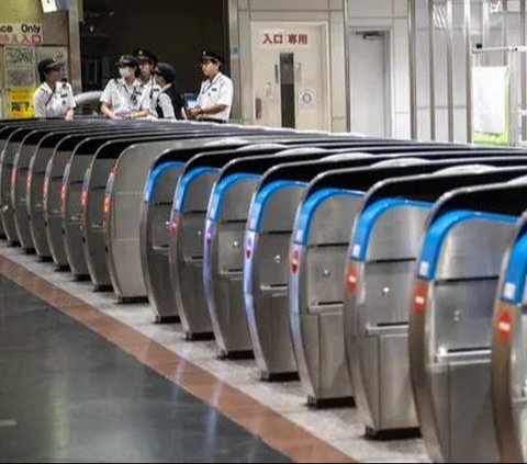 FOTO: Layanan Kereta Cepat Shinkansen Lumpuh Akibat Terjangan Topan Shanshan di Jepang