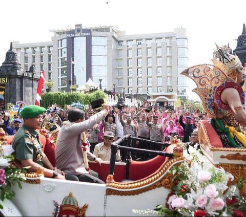 Momen Haru Brigjen TNI Lepas Sang Kakak Komjen Polisi Tugas di Tempat Baru, Diantar Kereta Kencana