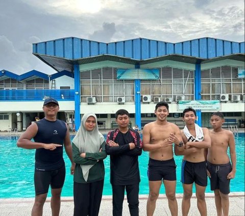 Fun Swimming Together with Jakarta Swim Community