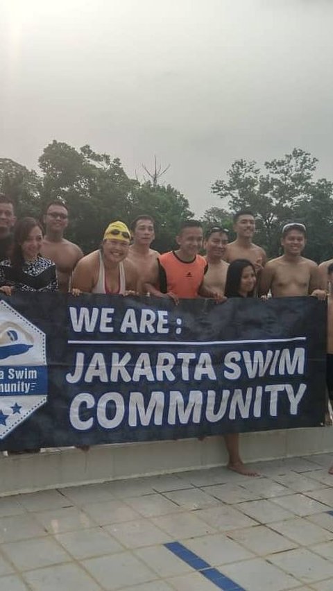 Fun Swimming Together with Jakarta Swim Community