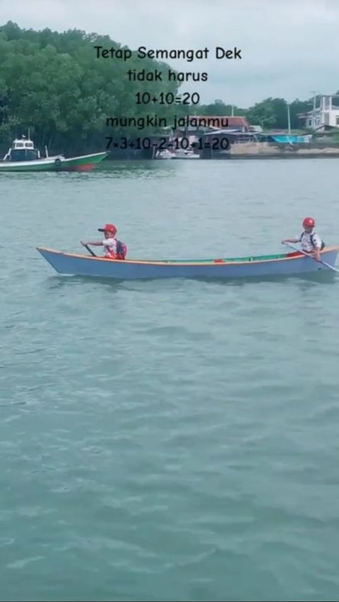 Viral Perjuangan Siswa SD di Bone Sulsel, Harus Sebrangi Sungai Naik Perahu Sampan