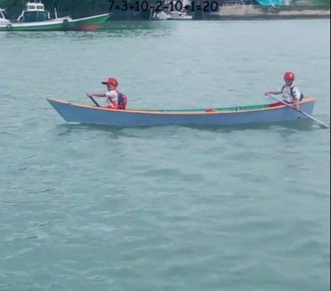 Viral Struggle of Elementary School Students in Bone Sulsel, Must Cross the River by Rowing a Canoe