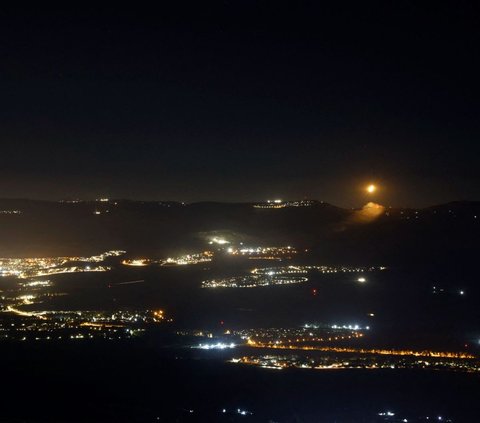 FOTO: Potret Mencekam Israel Dihujani Roket Hizbullah Lebanon, Iron Dome Sibuk Tangkis Serangan