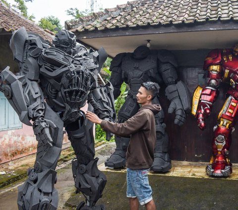 FOTO: Keren! Kostum Robot Hulkbuster Buatan Ciamis Ini Diminati Pasar Internasional