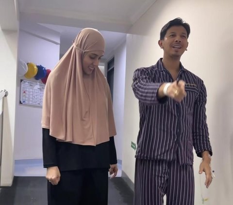 Kondisi Terkini Sonny Septian Sedang Belajar Jalan di RS Usai Operasi, Fairuz Setia Menemani