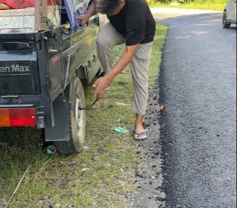 Tempuh 27 Jam Perjalanan, Momen Mudik Wanita dengan Mobil Pick Up Ini Curi Perhatian