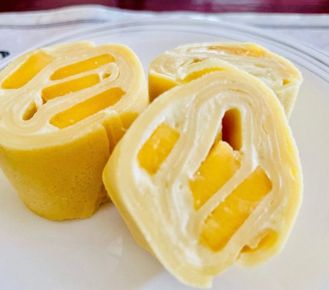 Recipe for Soft Sweet Mango Crepe Roll, Boost Your Mood