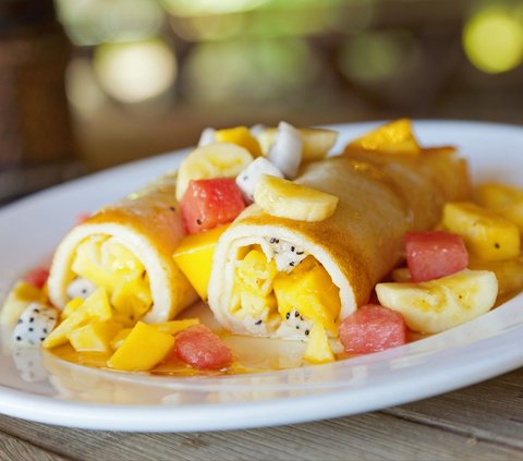 Recipe for Soft Sweet Mango Crepe Roll, Boost Your Mood