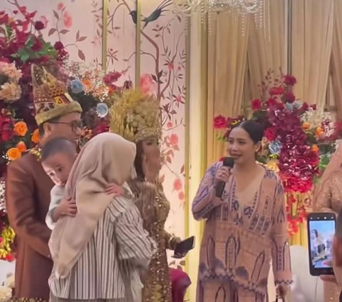 Tak Berhijab, Potret Cantik Menawan Nagita Slavina Tampil Simple saat Kondangan Bareng Cipung Jadi Perbincangan