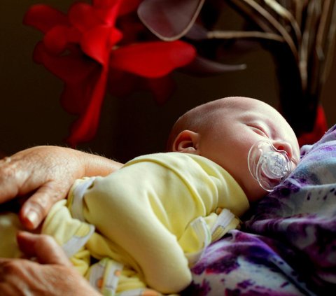 Parents Must Be Cautious, Here Are 5 Signs of Babies Disturbed by Spirits While Sleeping