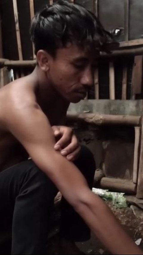 Pemuda Telanjang Dada Keturunan Rohingya Bertahan Hidup di Hutan, Usai Orangtua Angkat Meninggal Dunia 