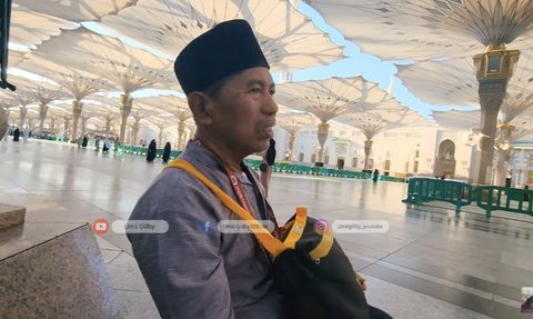 Jemaah Umrah Bingung Cari Hotel, Jalan Sampai Kaki Pecah-pecah Untung Ada Wanita Asal Bandung Dibantu