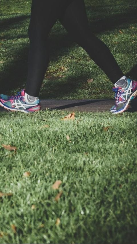 Jalan Kaki Apa Bisa Menurunkan Berat Badan? Ketahui Pula 7 Manfaat Lainnya