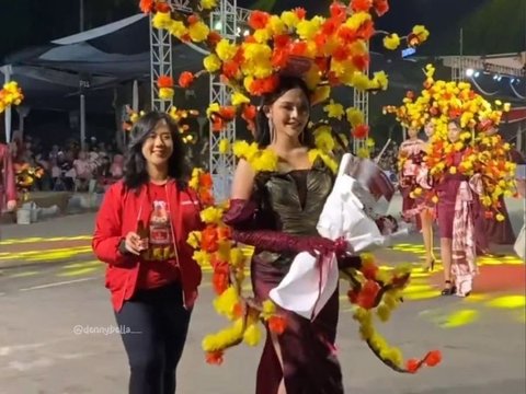 Potret Bella Bonita saat Melenggang di Runway Jember Fashion Carnaval 2024, Pesona Cantiknya Mencuri Perhatian