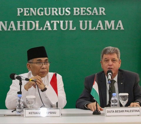 Di Jalur Gaza, 1.049 orang lanjut usia menjadi korban, bersama dengan 885 tenaga medis yang gugur. <br><br>Selain itu, 163 jurnalis dan 496 tenaga pendidikan juga tercatat sebagai martir dalam konflik ini. Foto: merdeka.com / Arie Basuki<br>