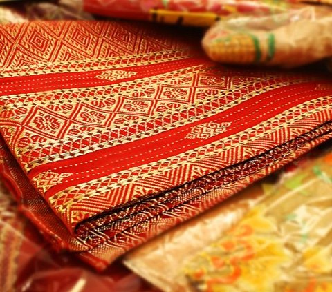 Kain Songket Minangkabau, Simbol Budaya Tradisional Sumbar yang Legendaris