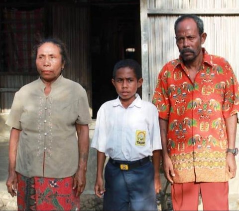 Bercita-cita Jadi TNI Sejak Kecil, Ini Potret Lawas Joni Pemanjat Tiang Bendera Sejak SD hingga Kini