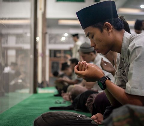 Cara Mengamalkan Sholawat Mansub, Lengkap Beserta Keutamaannya