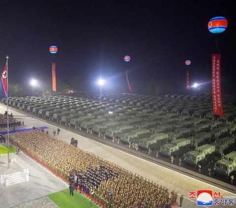 FOTO: Momen Kim Jong-un Kerahkan 250 Peluncur Rudal Maut ke Garis Depan Korea Utara