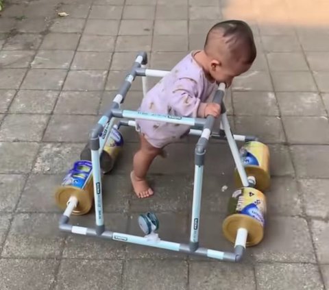 Buat Push Walker dari Barang Bekas, Aksi Ayah Ini Curi Perhatian Warganet