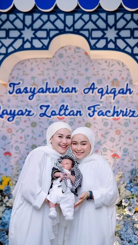 Foto-foto Acara Aqiqah Anak Kedua Syifa Adik Ayu Ting Ting, Semua Kompak dalam Balutan Busana Putih