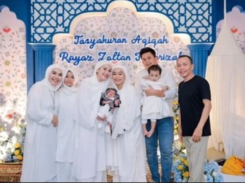 Foto-foto Acara Aqiqah Anak Kedua Syifa Adik Ayu Ting Ting, Semua Kompak dalam Balutan Busana Putih