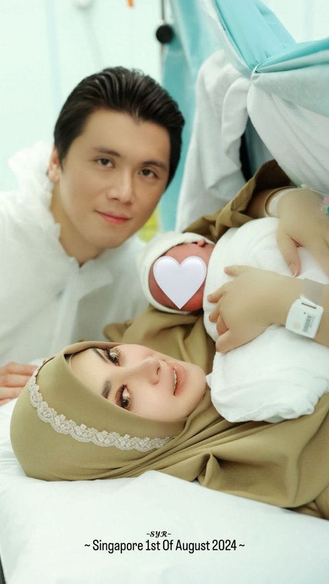 Baru Diungkap! 10 Potret Detik-Detik Syahrini Melahirkan Princess R, Wajah Baby Cantik Bermata Sipit