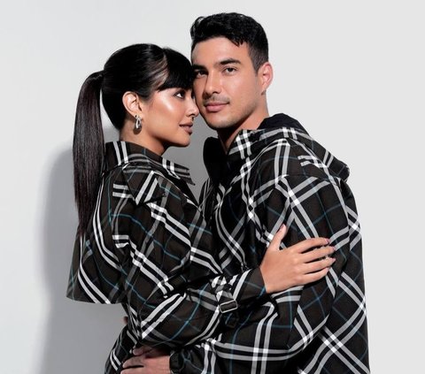 Makin Lengket Bak Prangko, Foto-foto Aurelie Moeremans & Tyler Bigenho Jalani Pemotretan Bersama