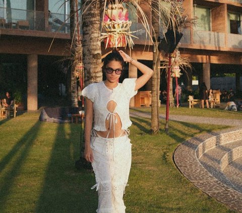 Portrait of Azizah Salsha on Vacation in Bali, Boldly Exposing Parts of Her Body