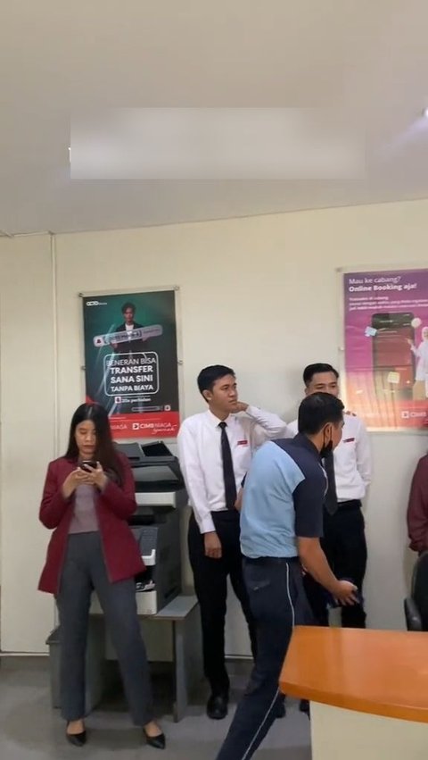 Nervousness Gathered Together with Employees, Office Boy Surprised and Touched by Birthday Surprise, Netizens: 'Humanizing Humans'