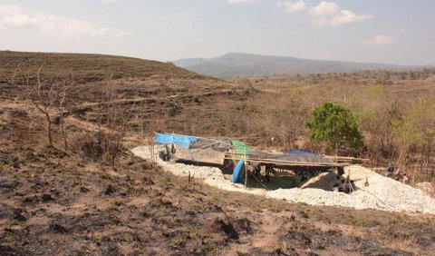 Suasana Situs Mata Menge, Cekungan So'a, Flores, Nusa Tenggara Timur (NTT), dalam foto tahun 2014 yang dirilis pada 6 Agustus 2024. Di lokasi tersebut ditemukan fosil berupa tulang lengan atas atau humerus milik Homo floresiensis, spesies manusia purba paling kecil dalam catatan sejarah.