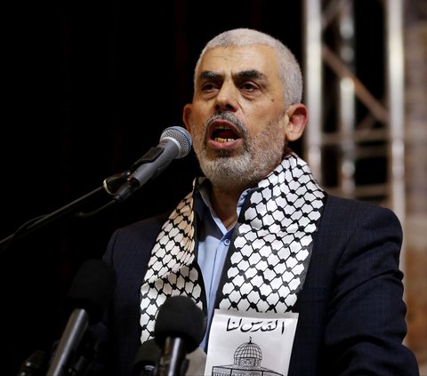 The Figure of Yahya Sinwar, the New Hamas Leader Nicknamed 'Dead Man Walking' by Israel