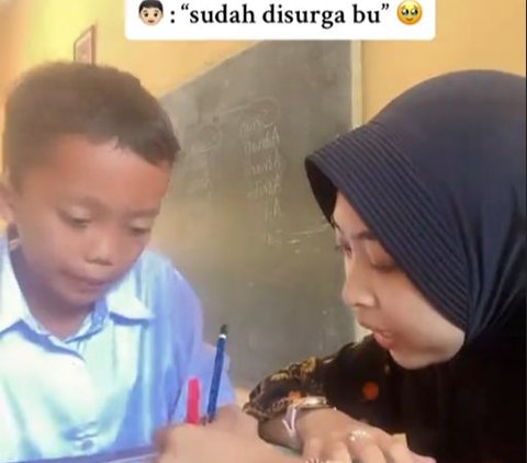 Touching Moment of Elementary School Student Confessing to Their Teacher About Not Being Able to Read, Learning Alone Because Their Mother Has Passed Away