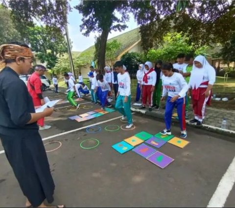 The Paradise of Traditional Games in Indonesia at the Hong Bandung Community