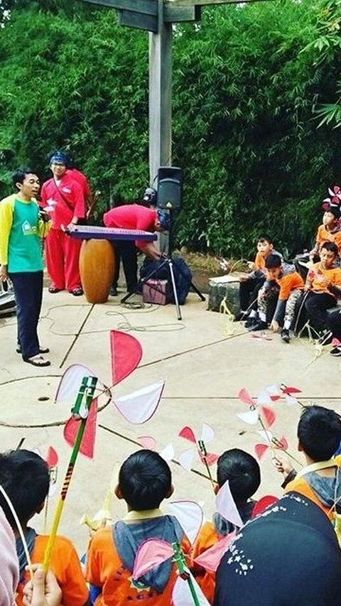 The Paradise of Traditional Games in Indonesia at the Hong Bandung Community