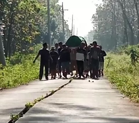 Facts about the Corpse in Jombang Carried 3 Km Because Not Allowed to Use Village Ambulance