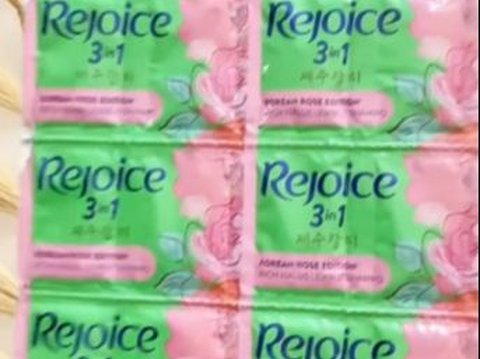 Trik Sampo dengan Bubuk Kopi