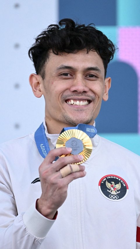 FOTO: Atlet Panjat Tebing Indonesia, Veddriq Leonardo Sabet Emas Pertama untuk Indonesia di Olimpiade Paris 2024