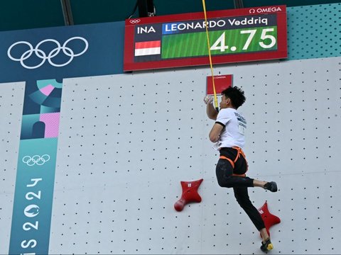 FOTO: Atlet Panjat Tebing Indonesia, Veddriq Leonardo Sabet Emas Pertama untuk Indonesia di Olimpiade Paris 2024